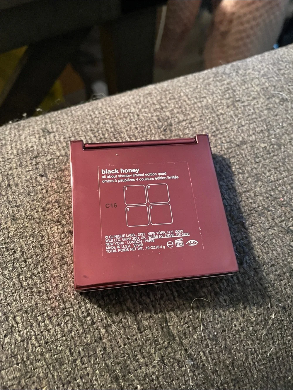 Clinique All About Shadow Limited-Edition Quad - Magenta Floral Packaging